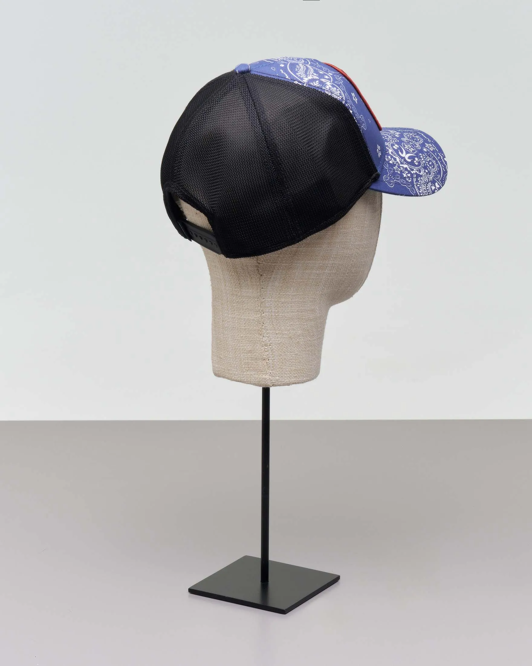 Berretto All w in a d blu indaco con patch aquila e fantasia paisley