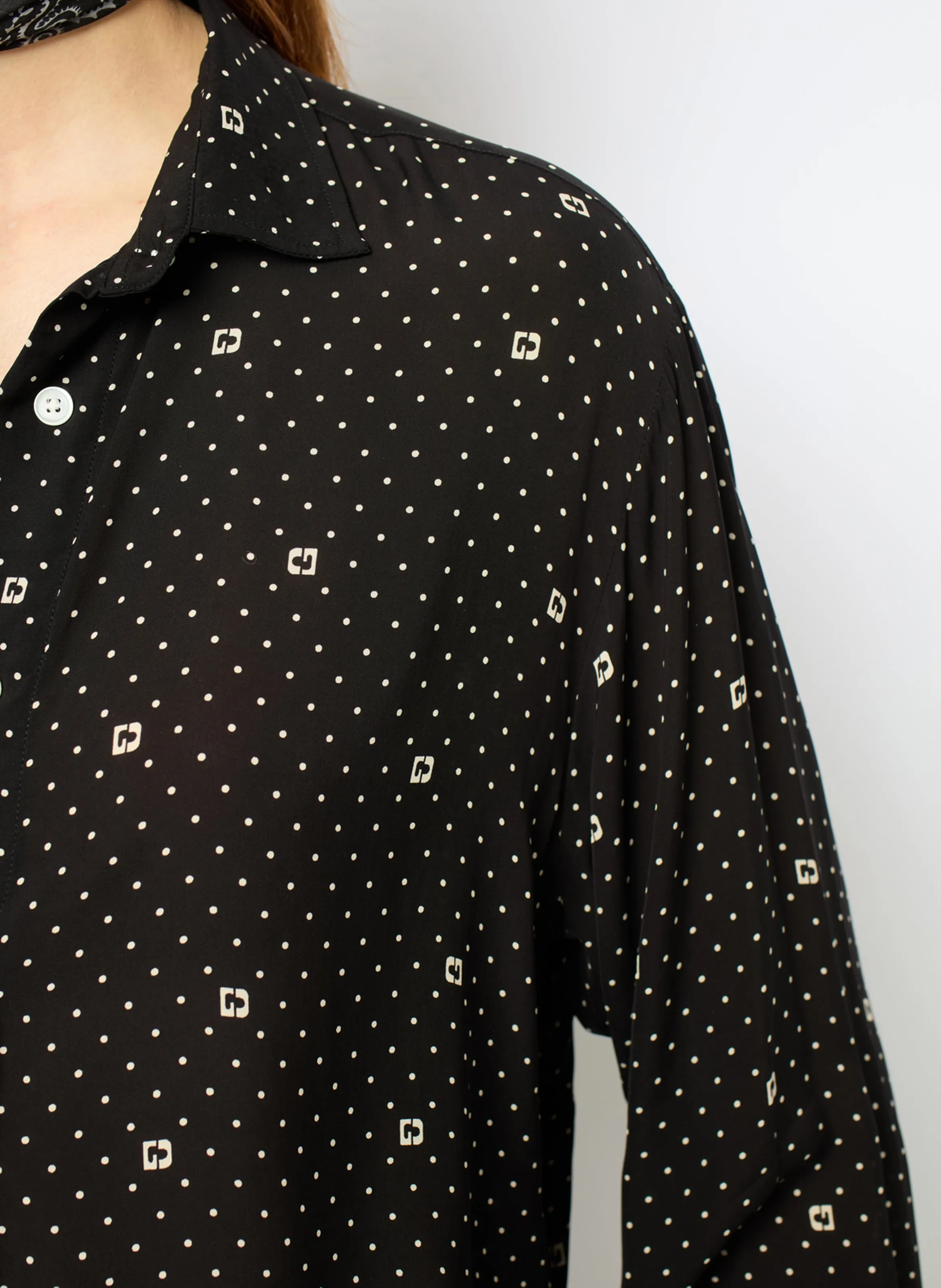  GERARD DAREL   CLYDE - Camicia diritta a pois e monogramma | Nero