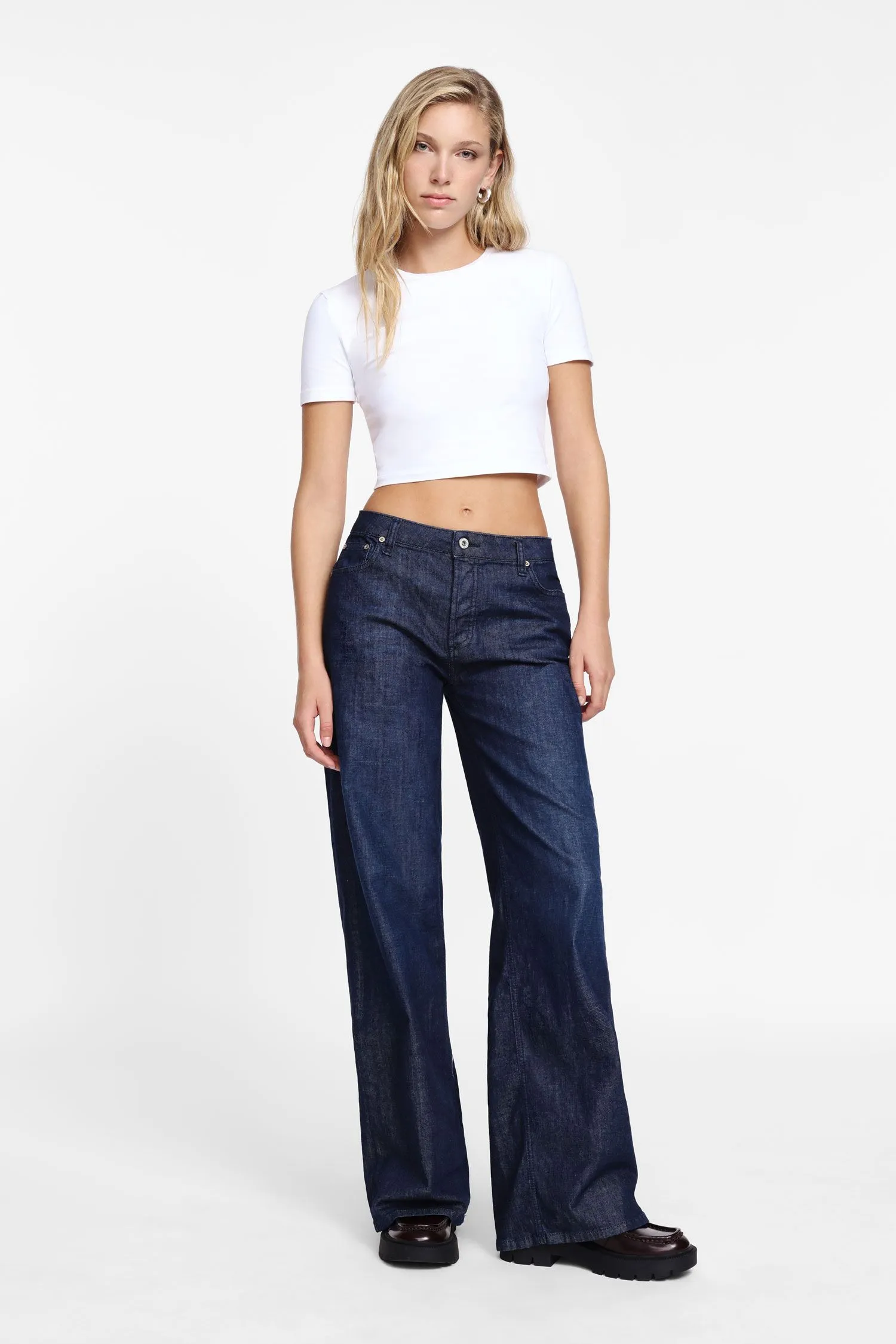  Jeans a gamba ampia con vita bassa 