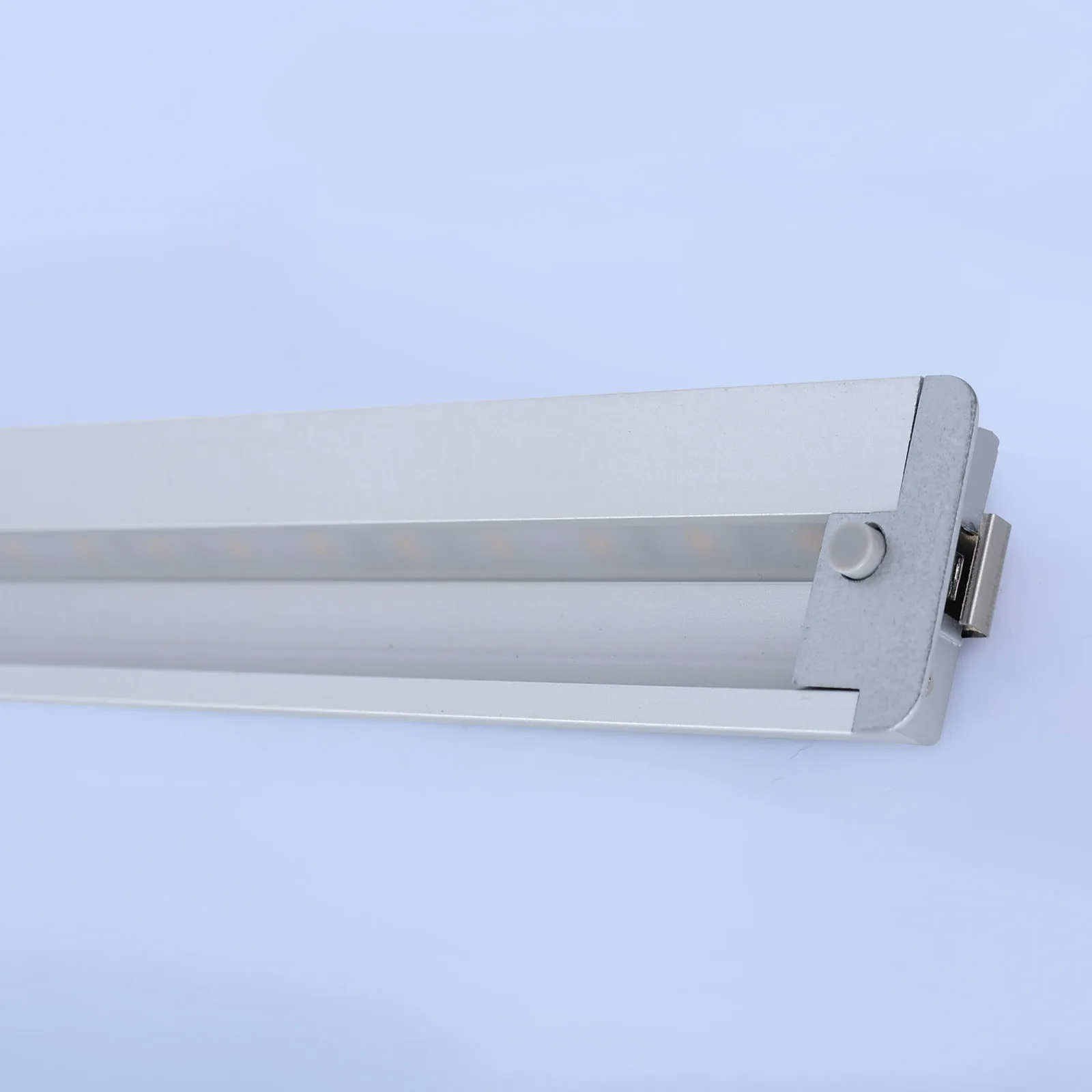 Lampada LED da mobili Helena 59,5x4cm 3.000K