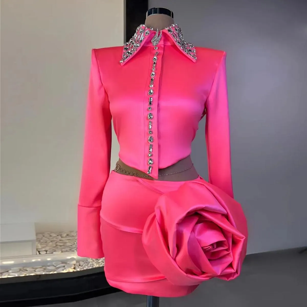 Nuovo arrivo Fucsia 2 pezzi Set Abiti da donna Abiti corti da ballo Rosa caldo Fiori 3d Abito da cocktail in rilievo Backl