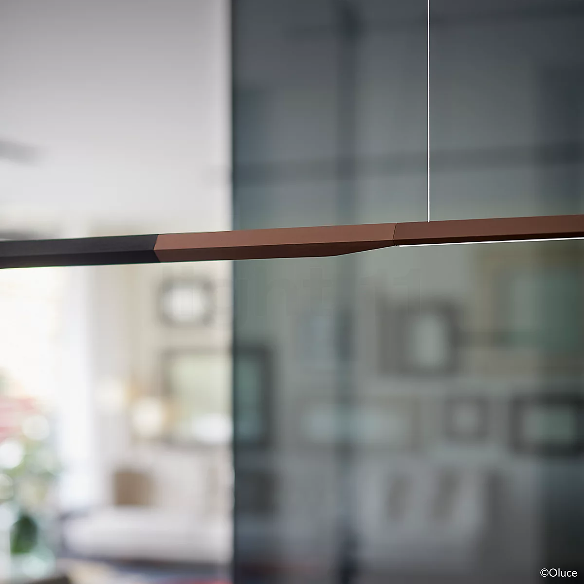 Oluce Ilo Lampada a sospensione LED orizzontale