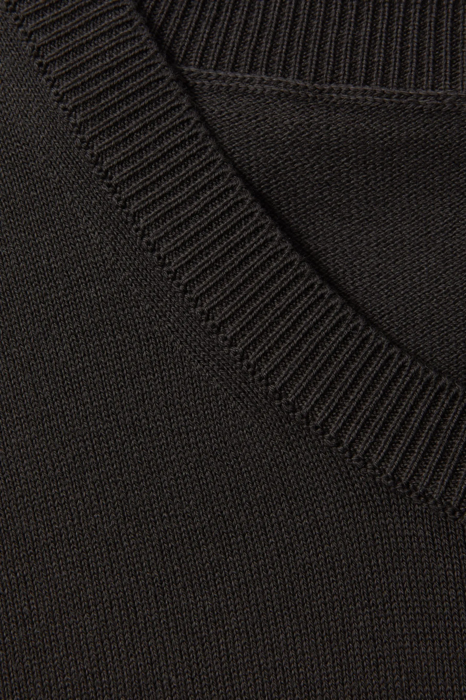 Oscar Jacobson Knitted Cotton Crew Neck T-Shirt    
