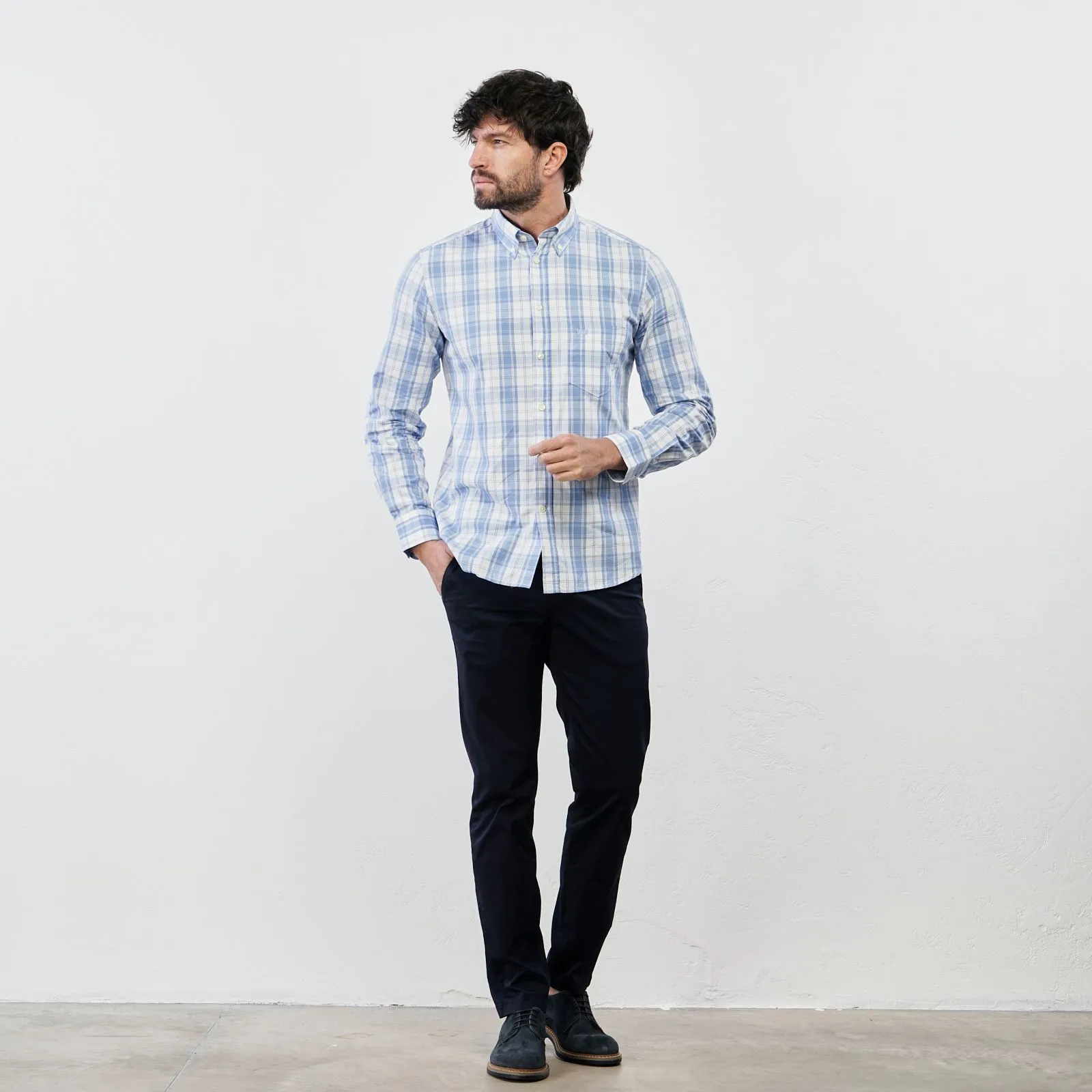 Pantaloni blu in cotone con tasche
