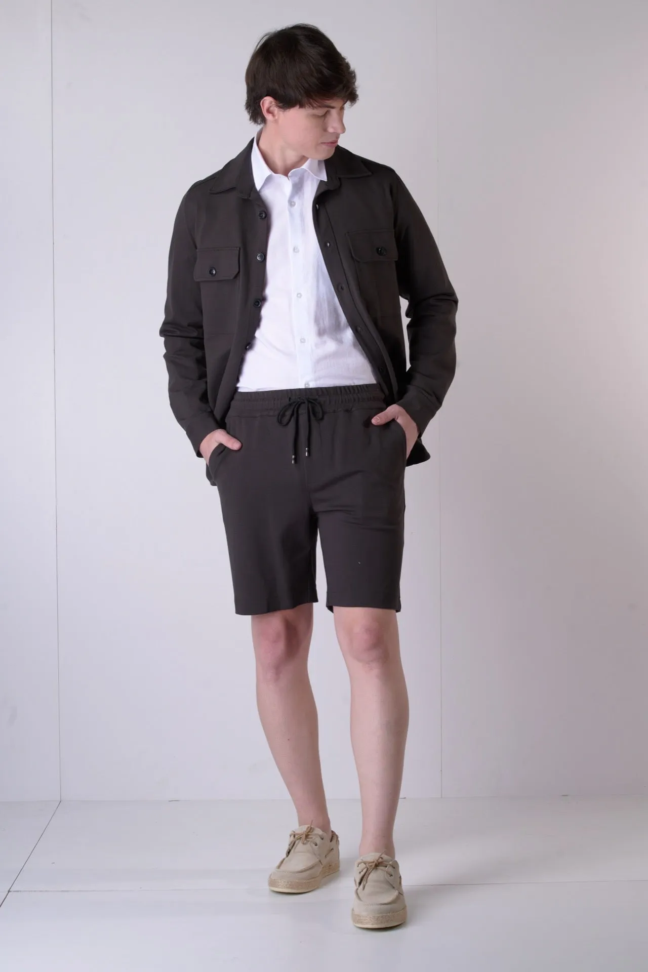 Shorts Sartoriale Verde Militare con elastico e interni in tessuto V2