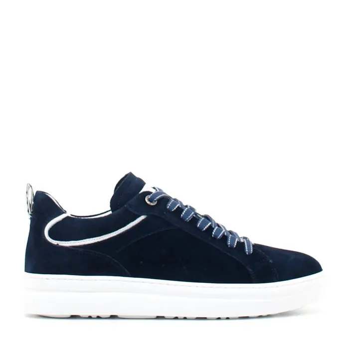 SNEAKERS IN CAMOSCIO