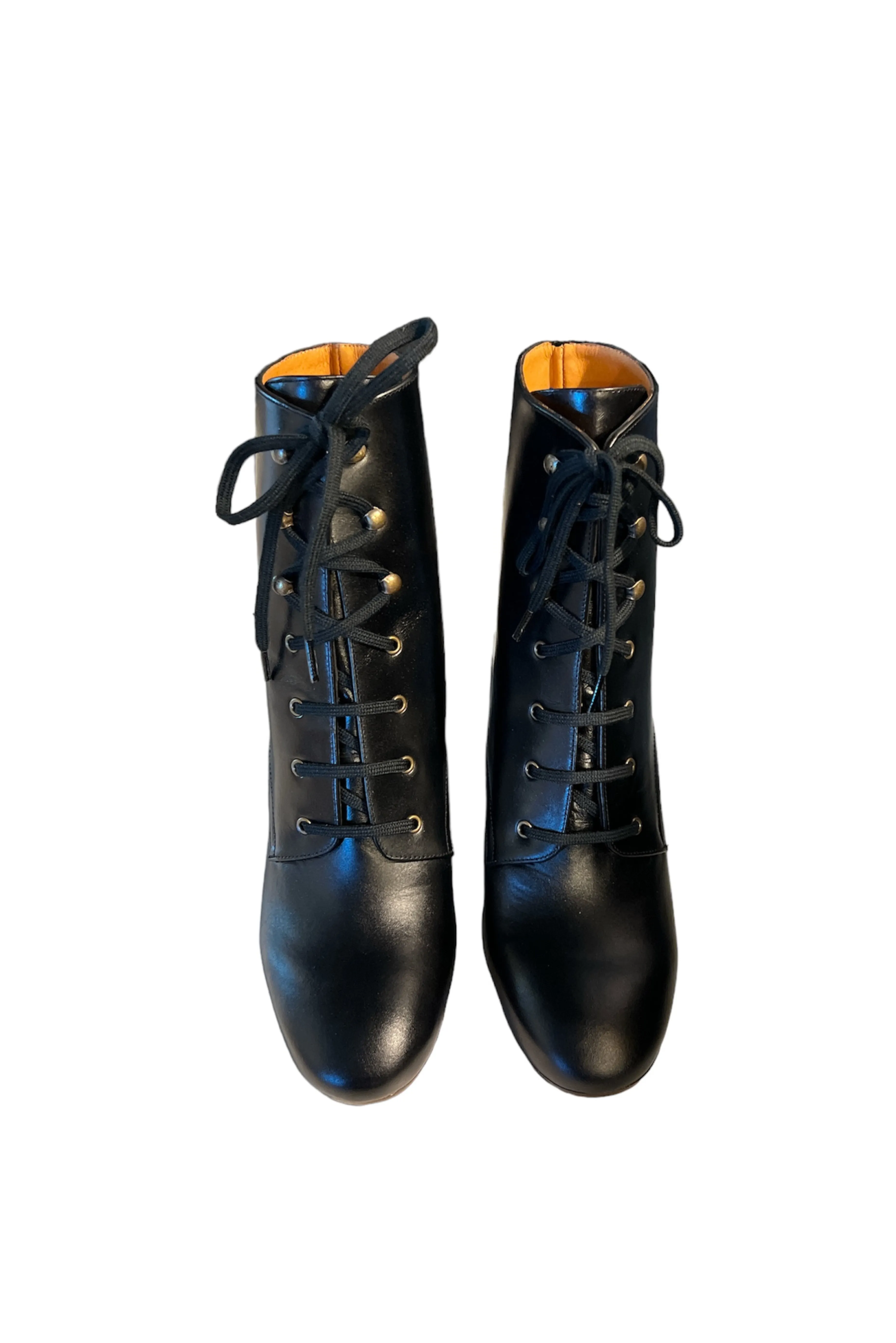 Stivaletto allacciato
